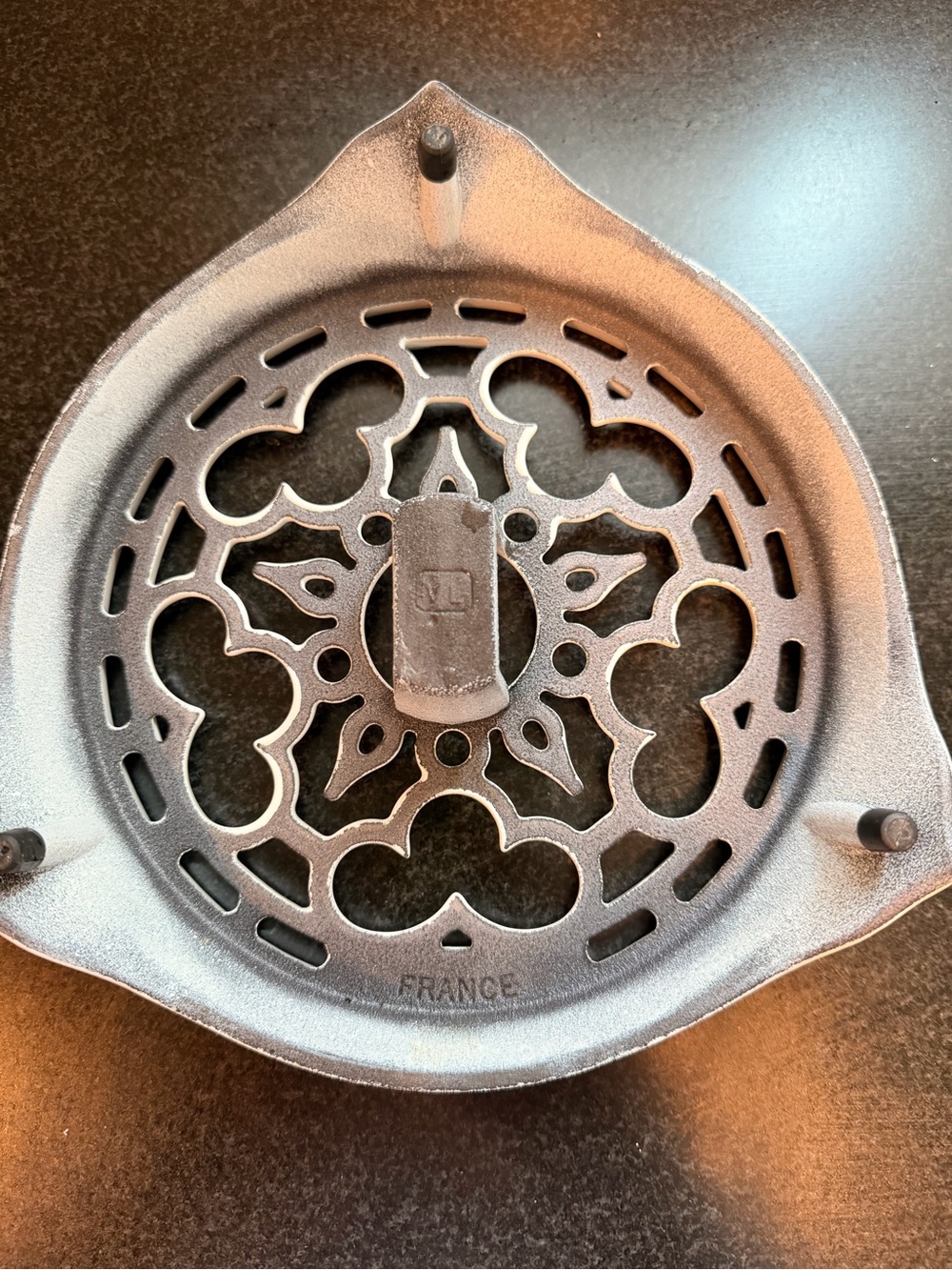 Le Creuset White Cast Iron Trivet with Decorative Cutout Design - Picture 4 of 4